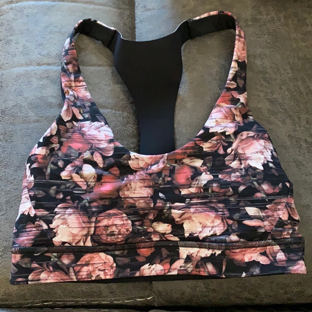 Lululemon sports bra